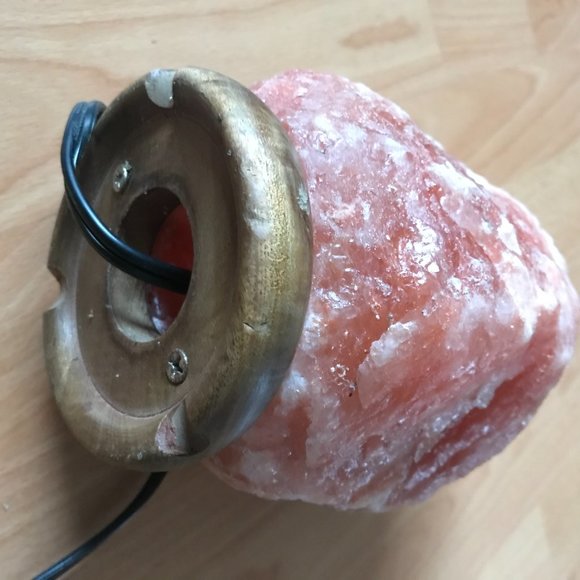 Himalayan Pink Salt Lamp - Picture 4 of 6
